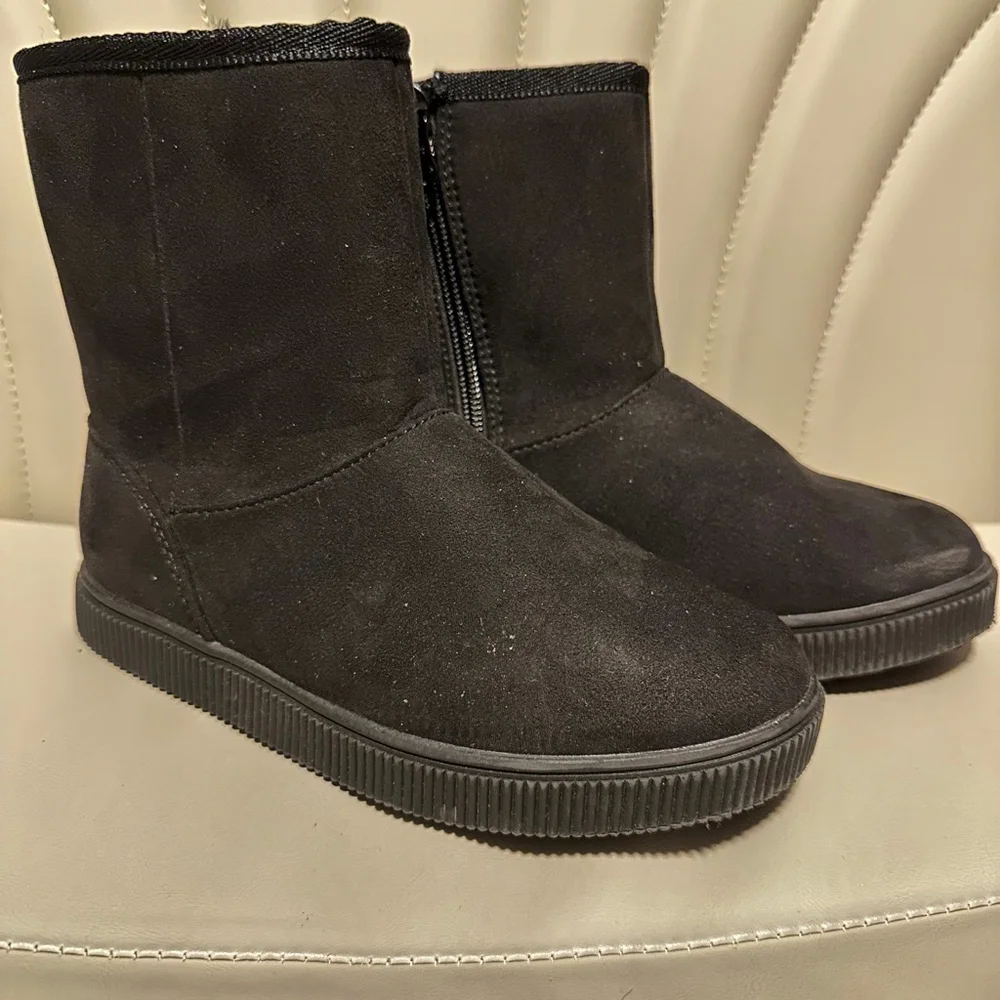 Cat & Jack Kids Black Boots Faux Fur Lined Zipper Winter Shoes Size 13